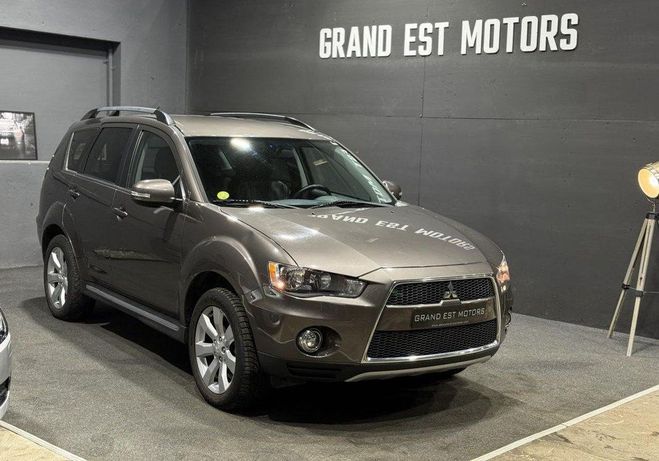 Cliquer pour voir la photo suivante Mitsubishi Outlander 2.2 DI-D 4WD INSTYLE (150CV) première ma Marron de 2013