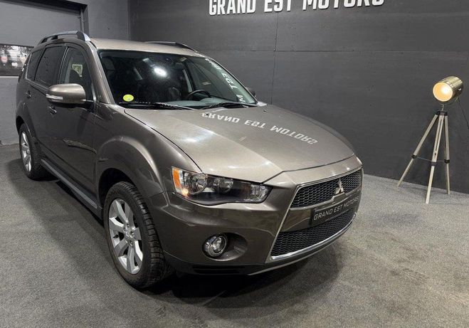 Mitsubishi Outlander 2.2 DI-D 4WD INSTYLE (150CV) premi�re ma Marron de 2013