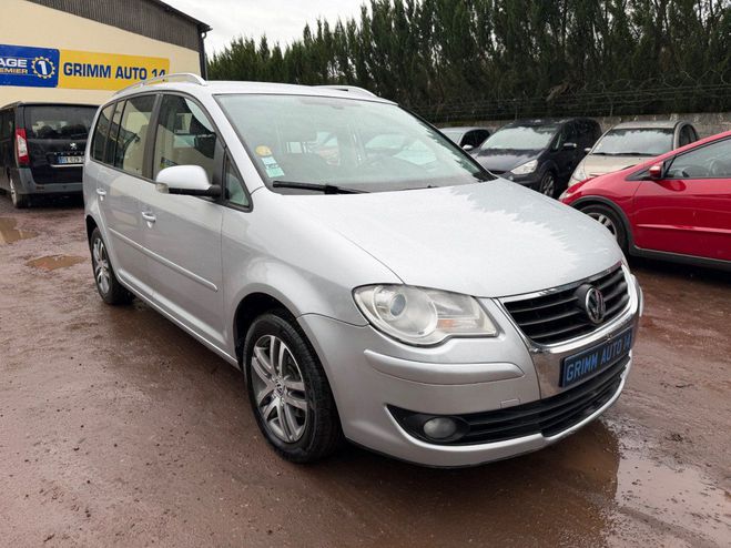 Cliquer pour voir la photo suivante Volkswagen Touran 1.9 TDI 105 Confortline FAP Gris de 2009