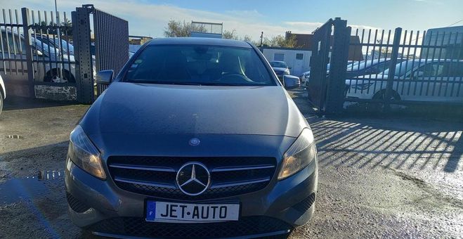 Mercedes Classe A 180 CDI 1.8 109 INSPIRATION 7-G DCT Gris de 2014