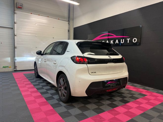 Peugeot 208 PureTech 75 SS BVM5 Style / Suivi Comple Blanc de 2021