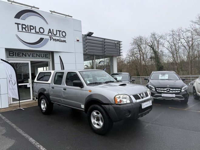 Nissan Pick Up 2.5 Di 4x4 DOUBLE CABINE D22 ATTELAGE GRIS CLAIR de 2002
