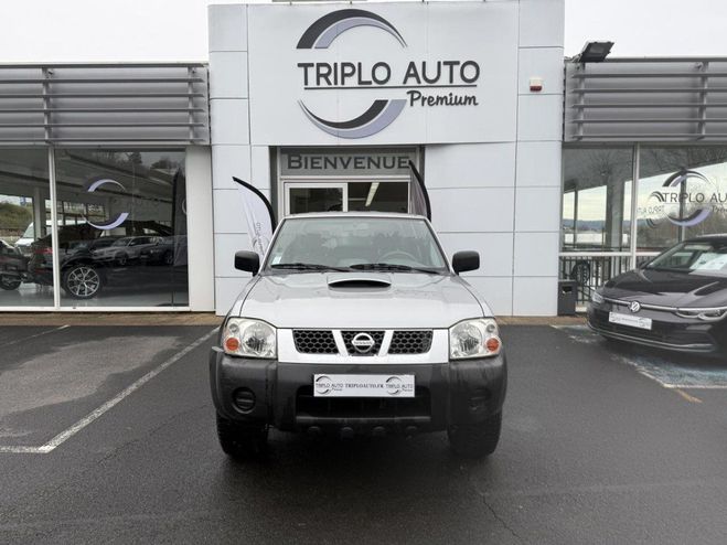 Nissan Pick Up 2.5 Di 4x4 DOUBLE CABINE D22 ATTELAGE GRIS CLAIR de 2002