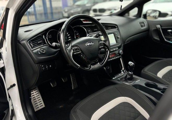 Kia Ceed d Ceed 1.6 CRDI 136CH ISG GT LINE Blanc de 2017