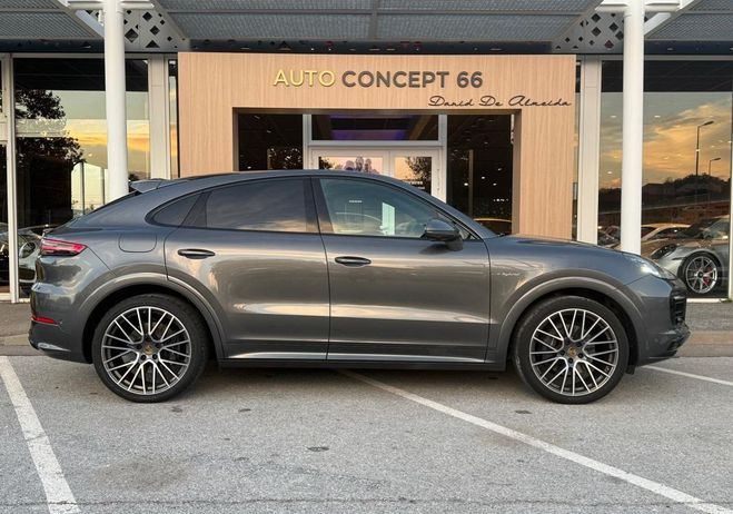 Porsche Cayenne III COUPE 3.0 V6 E-HYBRID 462ch Gris de 2021