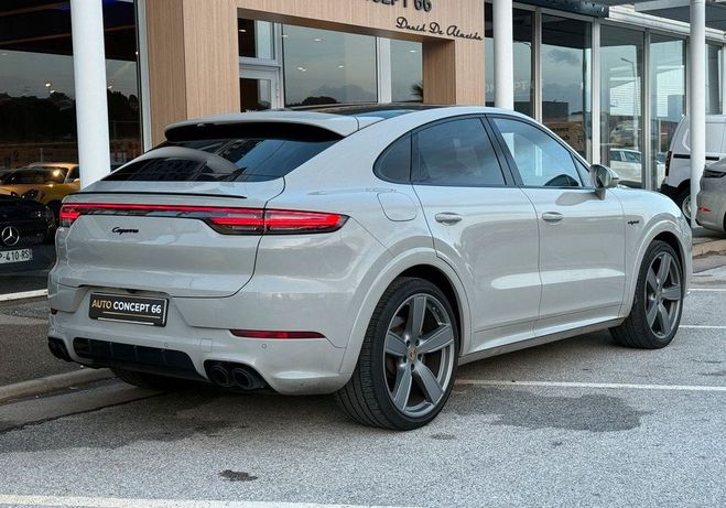 Porsche Cayenne III COUPE 3.0 V6 E-HYBRID 462ch PLATINUM Gris de 2022