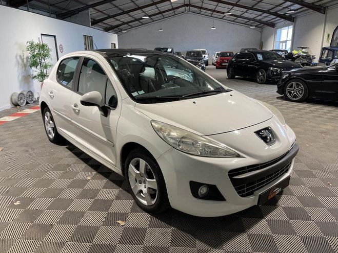 Peugeot 207 1.6 120CH ALLURE-BOITE AUTO-TOIT PANO-GA Blanc M�tallis� de 2011