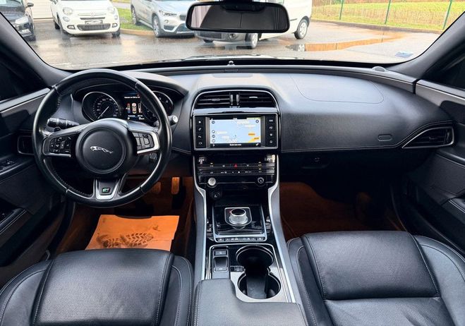 Jaguar XE Berline 2.0d 180ch R-Sport BVA8 2�me mai Noir de 2015