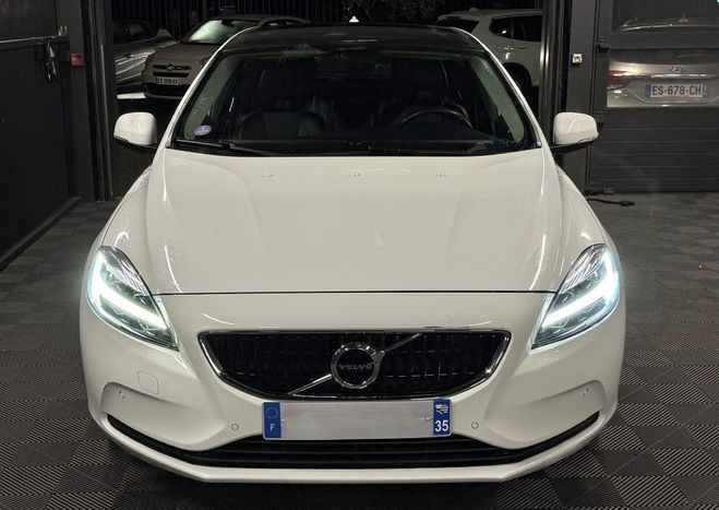 Volvo V40 II PHASE 2 SIGNATURE T2 1.5 TURBO 122 Cv Blanc de 2019