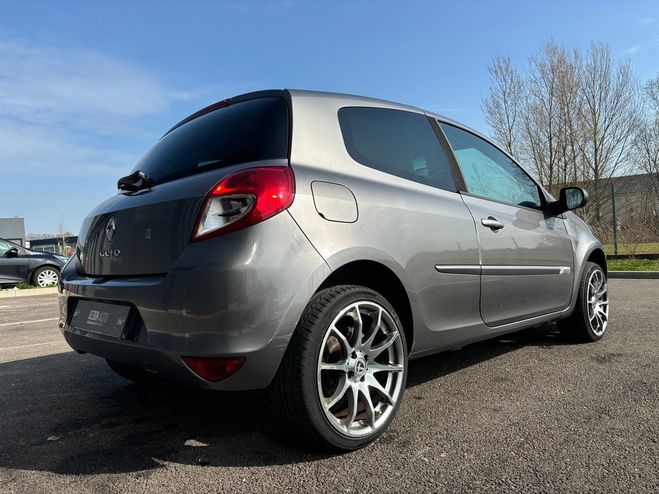 Renault Clio III (2) 1.2 TCE 100 DYNAMIQUE 3 PORTES - Gris Laqu� de 2009