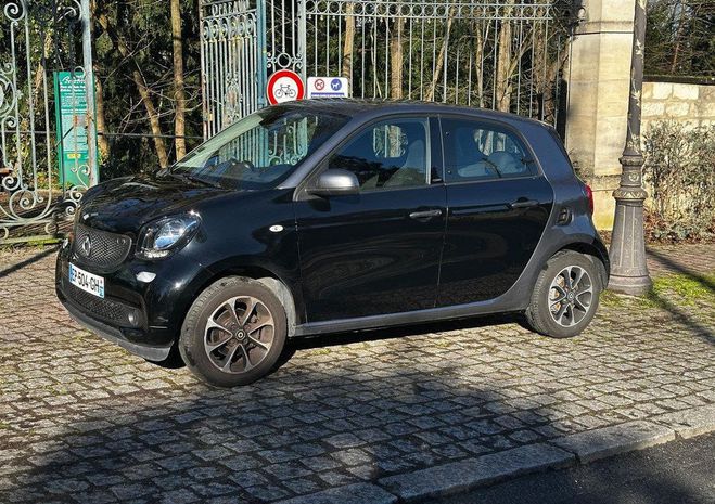 Cliquer pour voir la photo suivante Smart Forfour ii 0.9 90 passion bva6 garantie Noir de 2017
