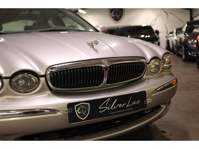 Jaguar X Type 2.5 V6 197 BVA Gris aluminium de 2001