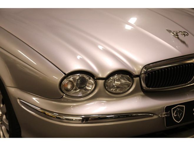 Jaguar X Type 2.5 V6 197 BVA Gris aluminium de 2001