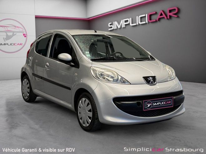 Peugeot 107 1.4 HDi 54ch BLUE LION Urban Move Gris de 2008