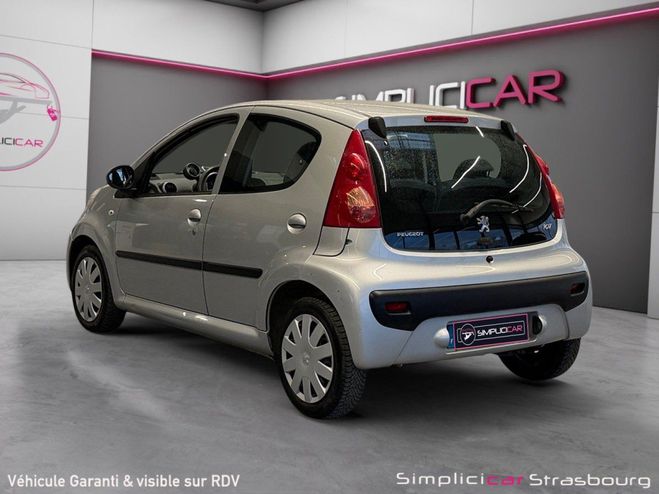 Peugeot 107 1.4 HDi 54ch BLUE LION Urban Move Gris de 2008