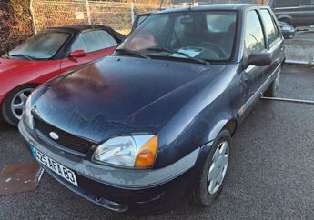  Voir d&eacute;tails -Ford Fiesta en l etat d�marre et roule &agrave; Draguignan (83)