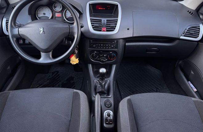 Peugeot 206+ plus 1.1 60ch trendy entretien a jour cl Noir de 2010