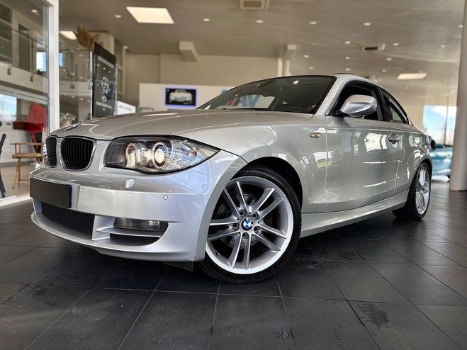 BMW Serie 1 125i E82 3.0 - Toit Ouvrant - Entretient Gris de 2010