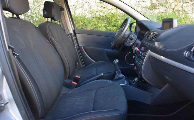 Renault Clio 3 ? 1.2 75 ch S�rie Limit�e 20 ans Gris de 2011