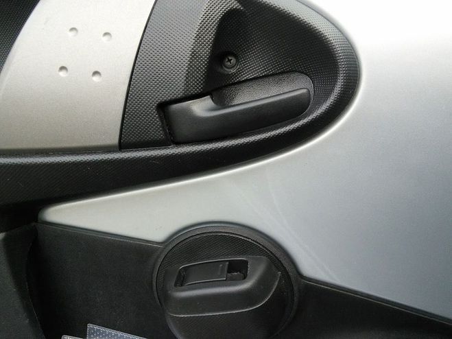 Citroen C1 1.0 68 Confort - MOTEUR A CHAINE DE DIST Gris de 2013