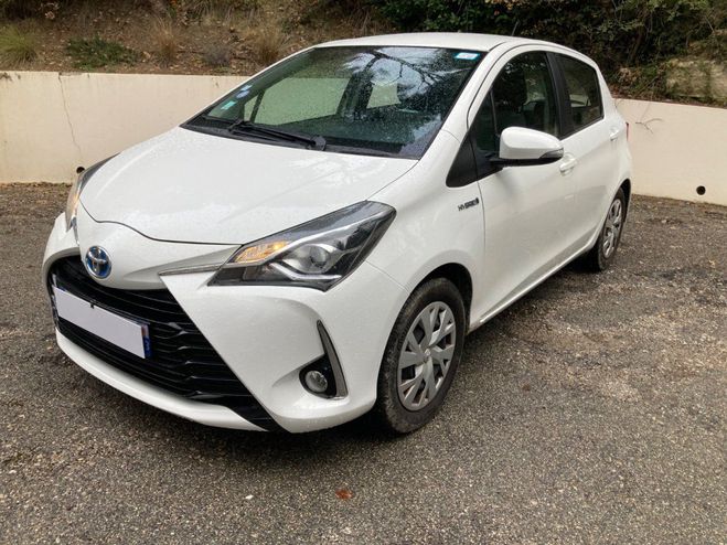 Toyota Yaris 100h France Business 5p RC19 blan de 2020