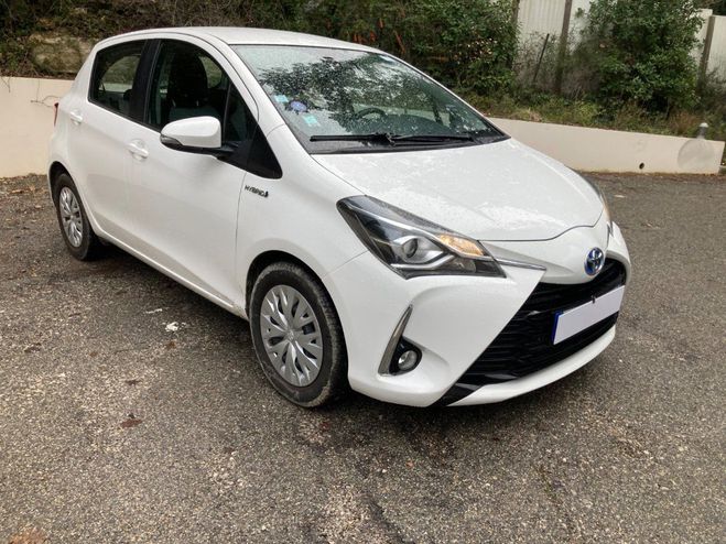 Toyota Yaris 100h France Business 5p RC19 blan de 2020