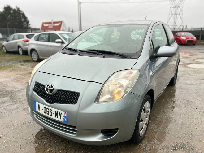 Toyota Yaris Base Gris de 2006