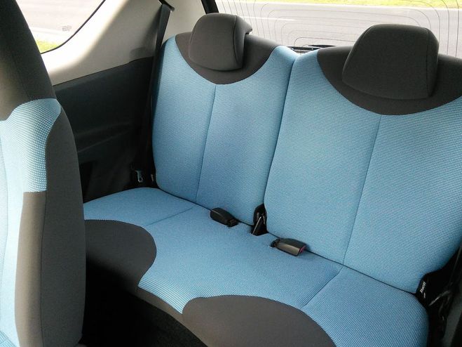 Peugeot 107 1.0 68 Urban Move CLIM Gris anthracite de 2008