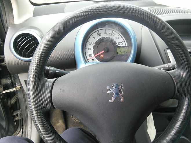 Peugeot 107 1.0 68 Urban Move CLIM Gris anthracite de 2008