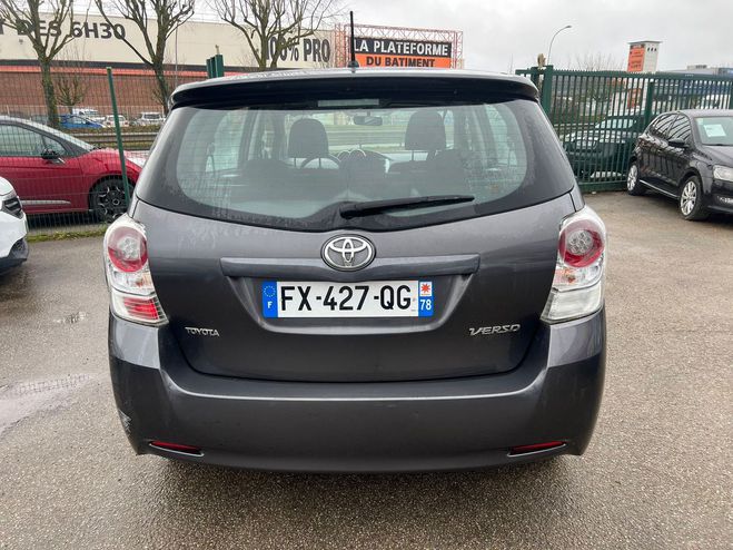 Toyota Corolla Verso 2.0 D4D TURBO LOUNGE 5P ROULE PARFAITEME Gris fonc� de 2011