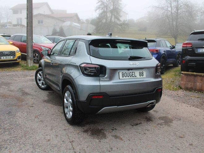 Jeep Avenger 1L2 TURBO 100 CV ALTITUDE BOITE 6V CAM�R Gris Kansas de 2025