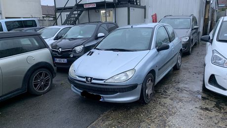 Peugeot 206 1.9 D XR PRESENCE 3P 2001 d'occasion a Sevran (93)