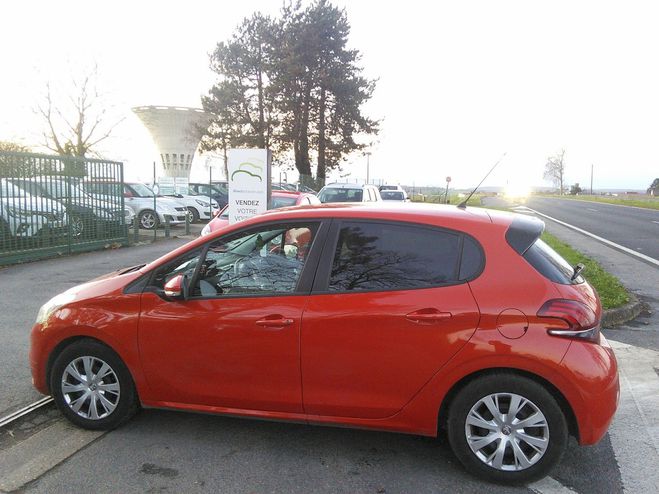 Peugeot 208 1.2 PureTech 82 CH ACTIVE BVA Rouge fonc� de 2017