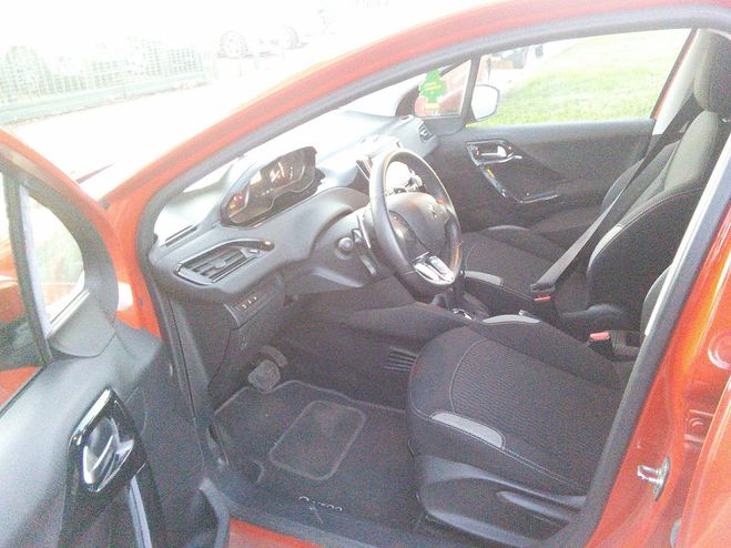 Peugeot 208 1.2 PureTech 82 CH ACTIVE BVA Rouge fonc� de 2017