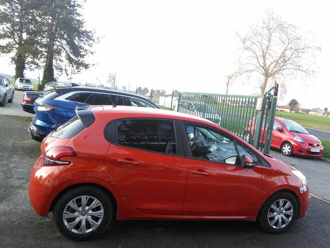 Peugeot 208 1.2 PureTech 82 CH ACTIVE BVA Rouge fonc� de 2017