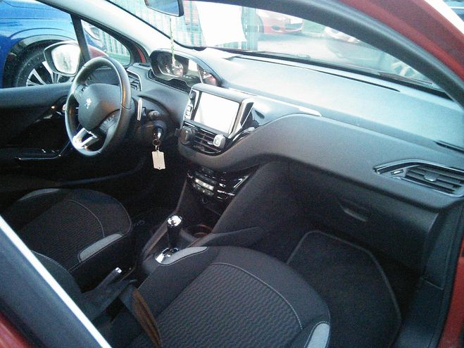 Peugeot 208 1.2 PureTech 82 CH ACTIVE BVA Rouge fonc� de 2017