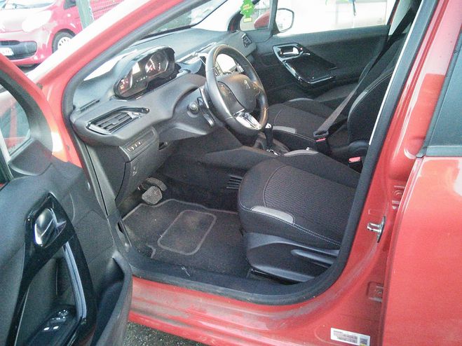 Peugeot 208 1.2 PureTech 82 CH ACTIVE BVA Rouge fonc� de 2017
