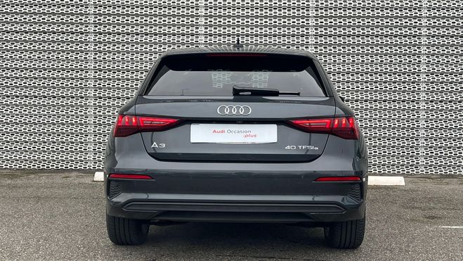 Audi A3 Sportback 40 TFSIe 204 S tronic 6 Busine Gris de 2024