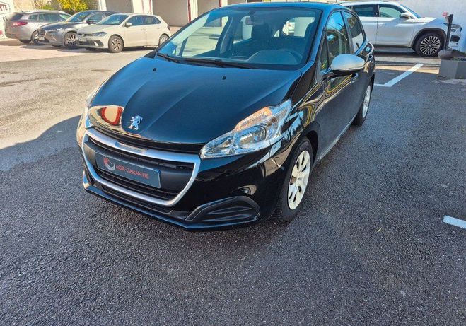 Cliquer pour voir la photo suivante Peugeot 208 1.2L 68cv lire 5 portes 2019 41000 km Noir de 2019