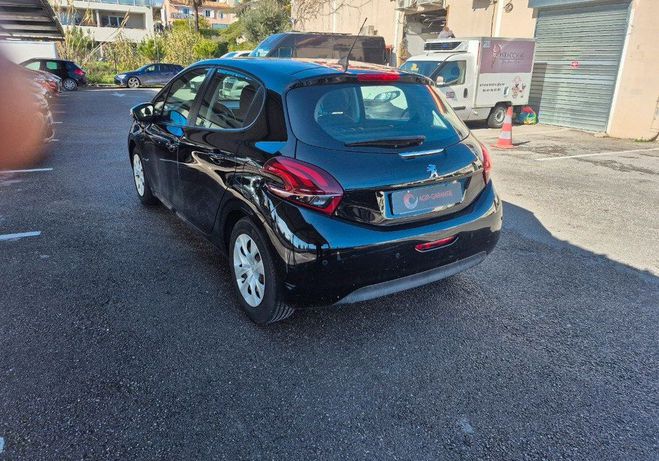 Peugeot 208 1.2L 68cv lire 5 portes 2019 41000 km Noir de 2019