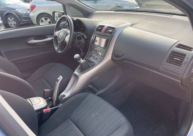 Toyota Auris 1.6 VVT-i 132CH DYNAMIC 5P Autre de 2009