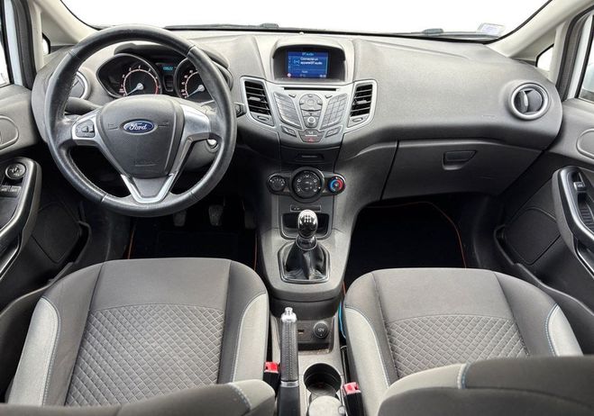 Ford Fiesta 1.0 ecoboost 100ch s&s business Blanc de 2017
