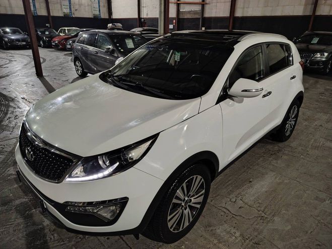 Cliquer pour voir la photo suivante Kia Sportage III 1.7 CRDi 115ch ISG Premium 4X2 BLANC de 2015