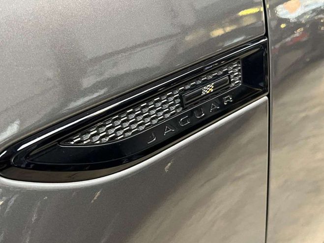 Jaguar E-Pace 2.0 D - 150 ch AWD BVA R-Dynamic SE Gris de 2020