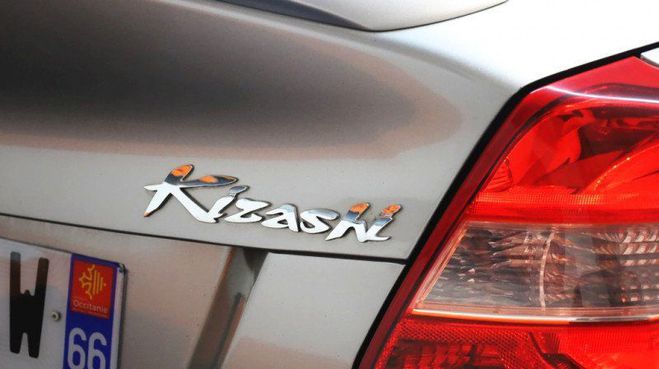 Suzuki Kizashi 2.4 VVT CVT 4X4 Gris C de 2011