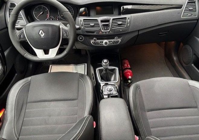 Renault Laguna iii (2) 1.5 dci 110 fap 109g bose eco2 Noir de 2011