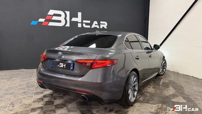 Alfa romeo Giulia 2.0 TB 200 LUSSO / Suivi COMPLET / Origi Gris de 2018