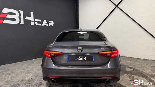 Alfa romeo Giulia 2.0 TB 200 LUSSO / Suivi COMPLET / Origi Gris de 2018
