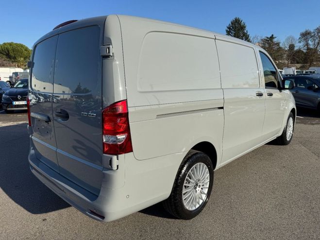 Mercedes Vito FOURGON 116 CDI LONG SELECT 9G-TRONIC Gris Clair de 2026