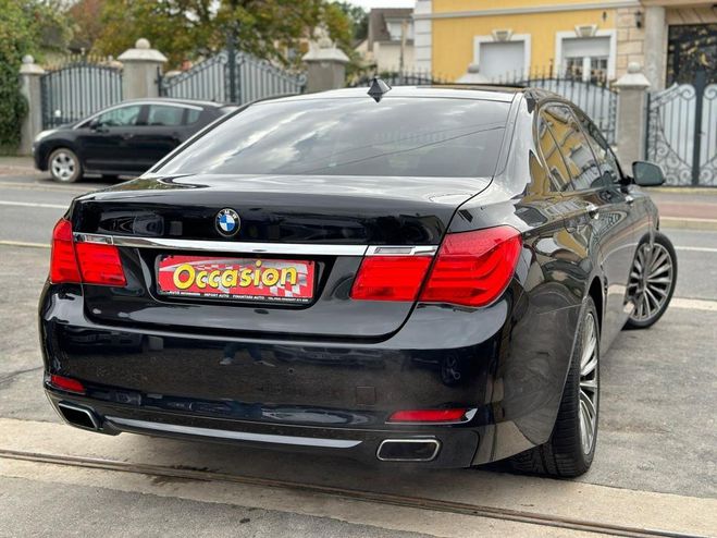 BMW Serie 7 (F02) 740LIA EXCLUSIVE INDIVIDUAL Bleu de 2010